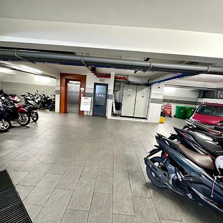 Yours Studio Airport Hotel Хошимин Екстериор снимка