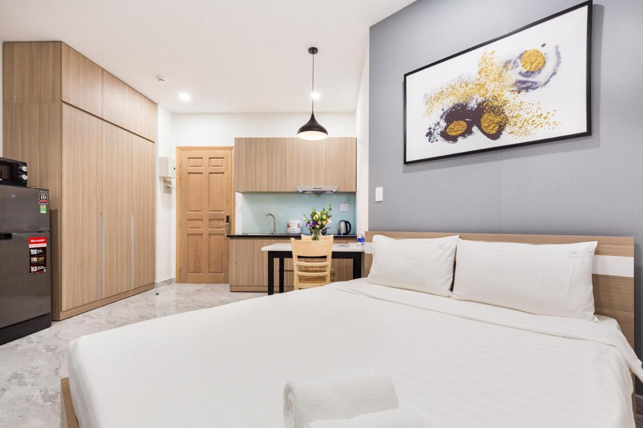 Yours Studio Airport Hotel Хошимин Екстериор снимка