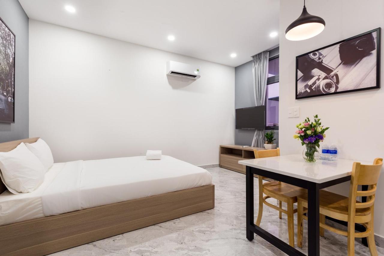 Yours Studio Airport Hotel Хошимин Екстериор снимка