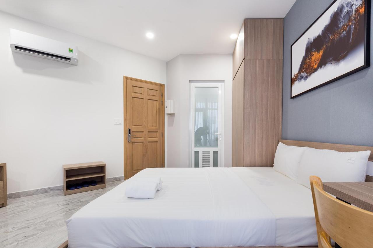 Yours Studio Airport Hotel Хошимин Екстериор снимка