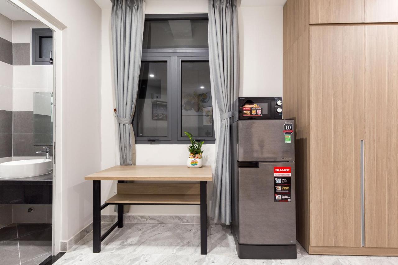 Yours Studio Airport Hotel Хошимин Екстериор снимка