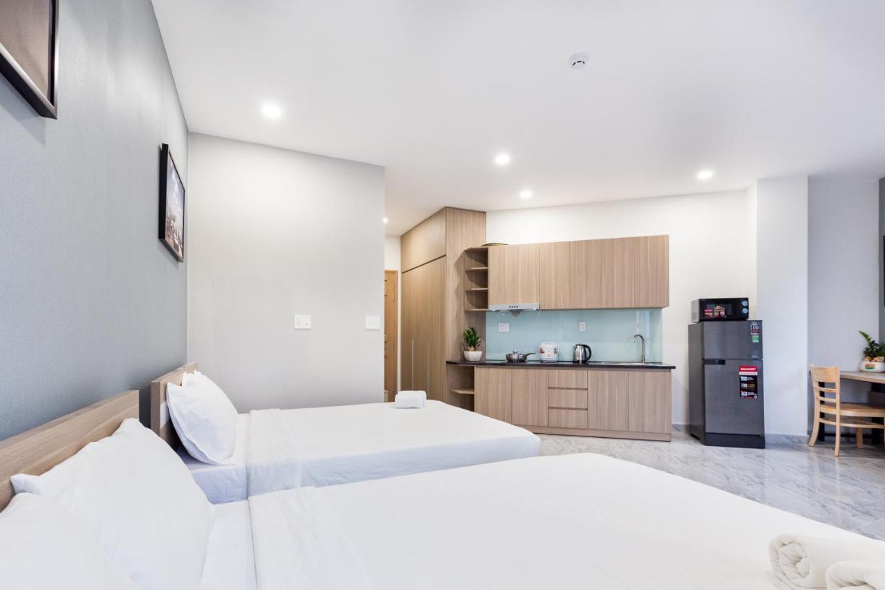 Yours Studio Airport Hotel Хошимин Екстериор снимка