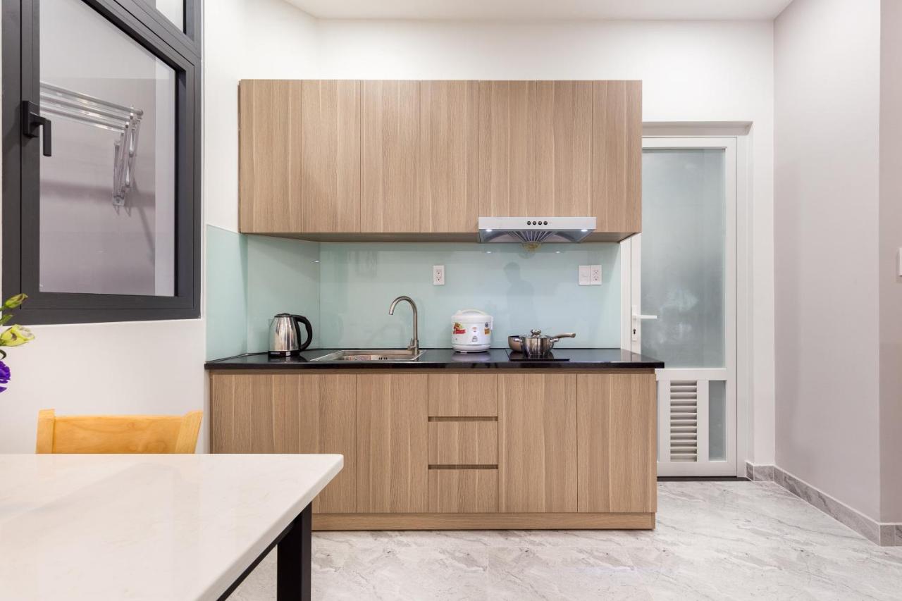 Yours Studio Airport Hotel Хошимин Екстериор снимка