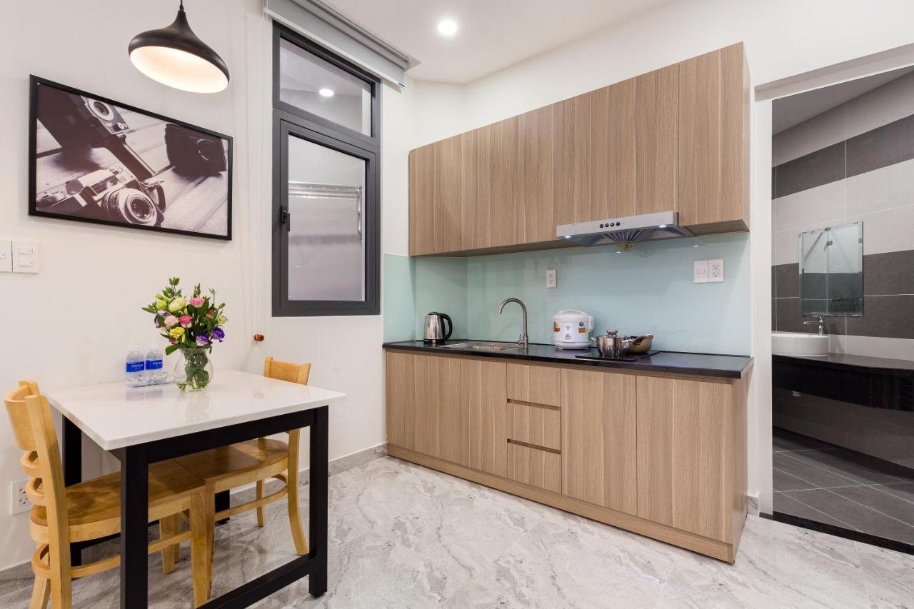 Yours Studio Airport Hotel Хошимин Екстериор снимка