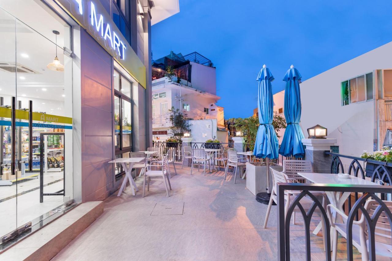 Yours Studio Airport Hotel Хошимин Екстериор снимка