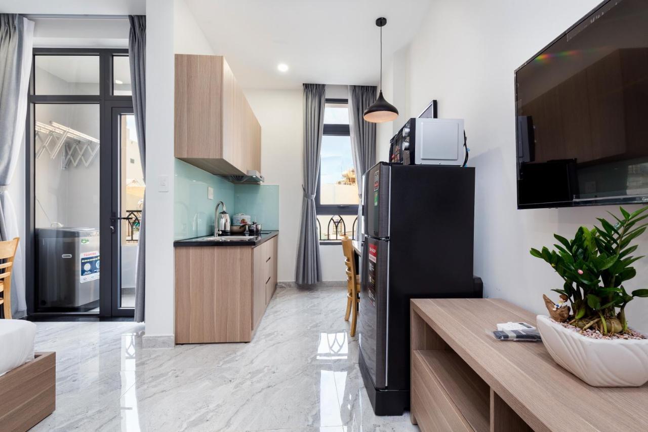Yours Studio Airport Hotel Хошимин Екстериор снимка