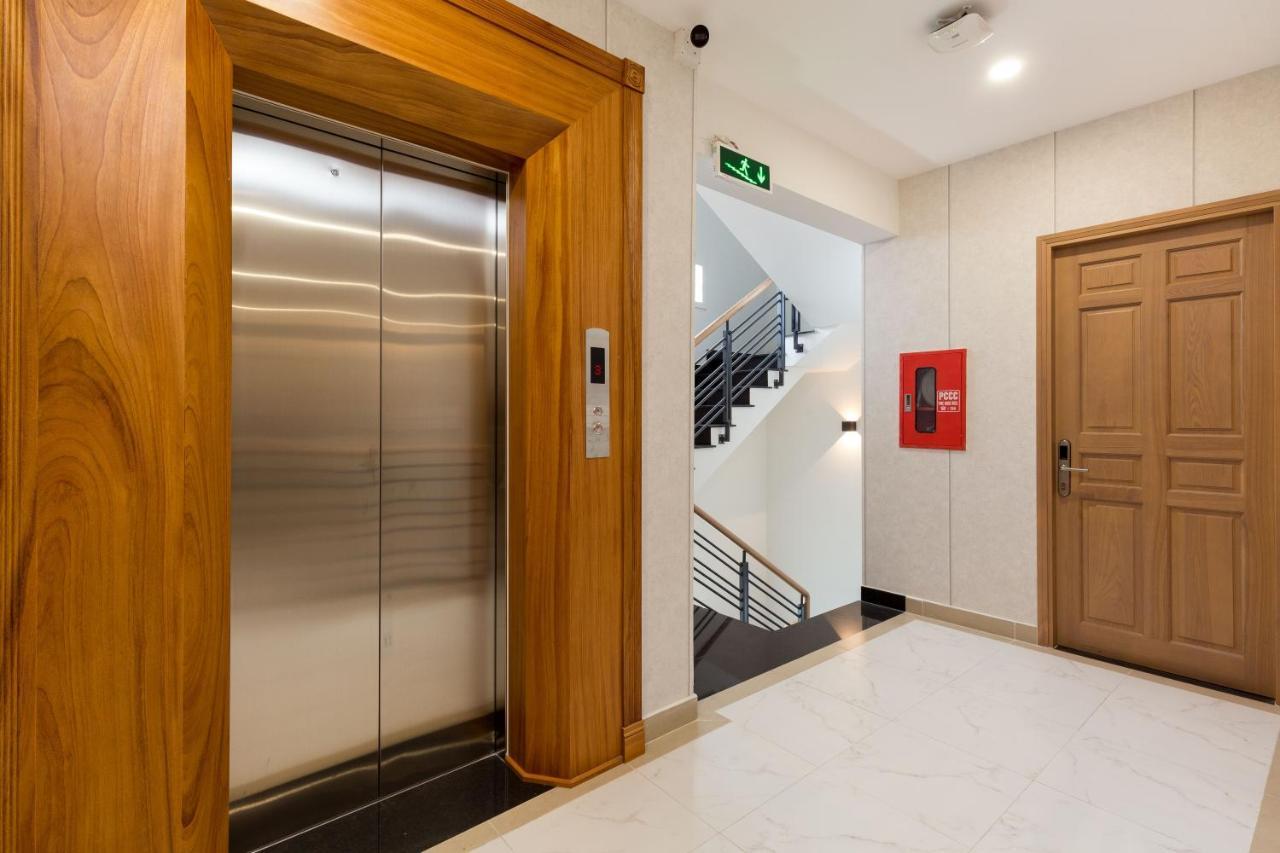 Yours Studio Airport Hotel Хошимин Екстериор снимка