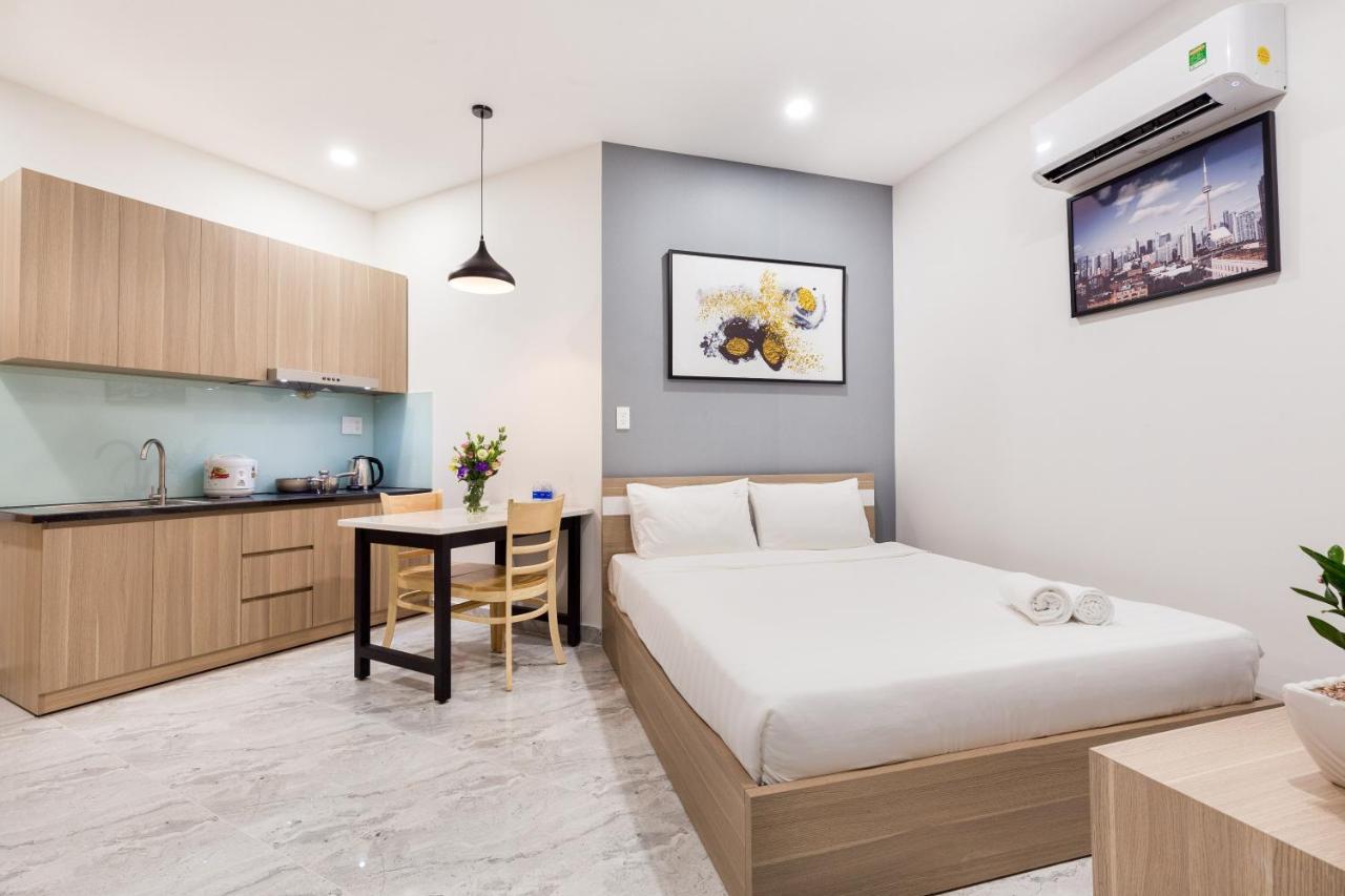 Yours Studio Airport Hotel Хошимин Екстериор снимка