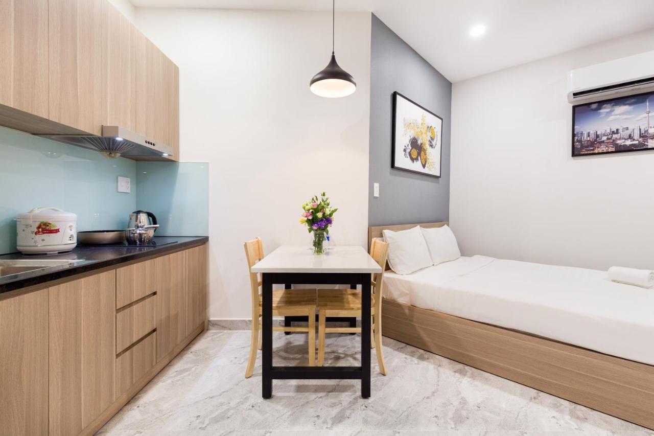 Yours Studio Airport Hotel Хошимин Екстериор снимка