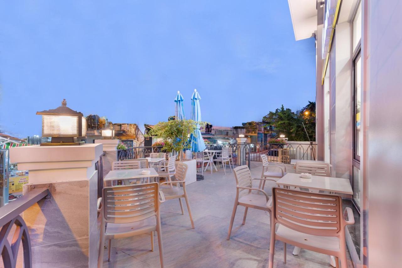 Yours Studio Airport Hotel Хошимин Екстериор снимка