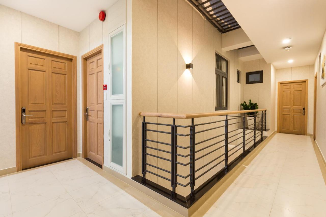 Yours Studio Airport Hotel Хошимин Екстериор снимка