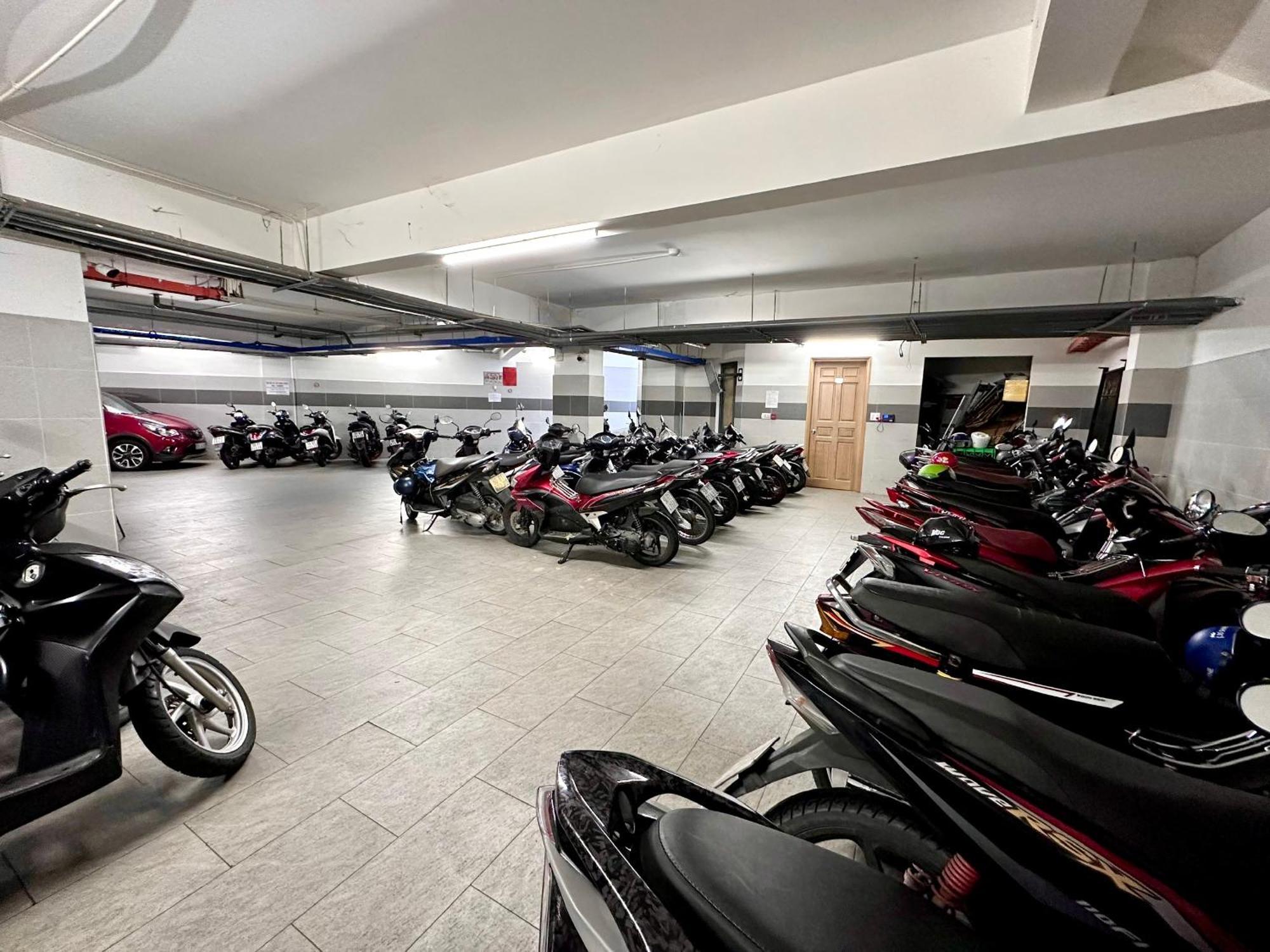 Yours Studio Airport Hotel Хошимин Екстериор снимка